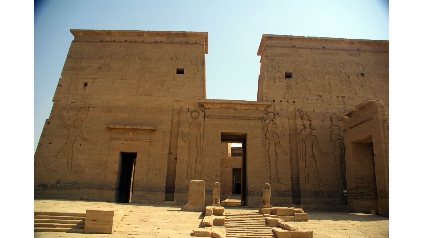 Supplément du n°15 : le 2ème pylône du temple d'Isis plein écran