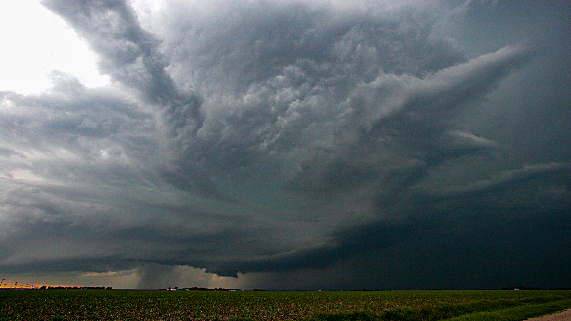 Monster Storms Screensaver - Extreme Weather Gallery